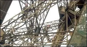 Combien la tour Eiffel a-t-elle de poutrelles métalliques ?