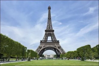 Comment appelait-on autrefois la tour Eiffel ?