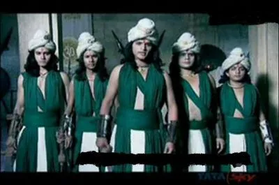 Quel empereur indien vers 300 av J.-C. avait une garde personnelle composée d'Amazones ?