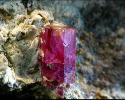 Quelle est cette pierre prcieuse ?