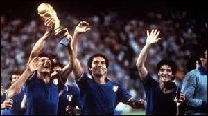 Quel pays gagne la Coupe du monde en 1982, après s'être qualifié de son groupe grâce à la différence de buts ?
