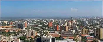 Avec pas loin de 9 millions d'âmes, la capitale du Congo est aussi la ville la plus peuplée du pays.