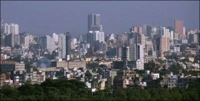 La capitale du Bangladesh compte également 7 000 000 d'habitants. Il s'agit de :