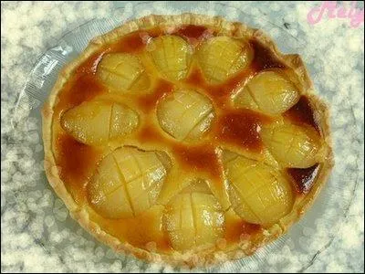 Nous pouvons déguster une vraie tarte Bourdaloue aux :