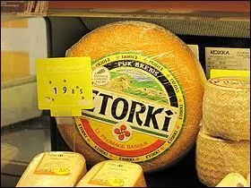 Voici un Etorki, fromage basque au lait de ...