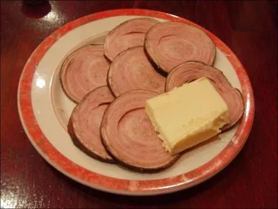 Les amateurs de charcuterie se voient proposer une véritable andouille du Morbihan, d'où vient-elle ?