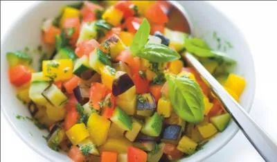 Ces bonnes choses sont servies accompagnées d'une ...