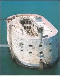 À quelle région appartient le fort Boyard ?