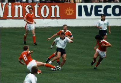 1982 : Pourquoi ce match se nomme-t-il "Le match de la honte"(Nichtangriffspakt von Gijón) ?