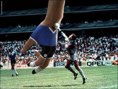 1986 : Comment surnomme-t-on ce but de Maradona?