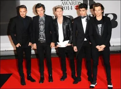 Quel membre a failli perdre la vie à la naissance ?