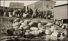 Les boissons alcoolisées étaient interdites en Amérique. Quel est le thème de cette image ?