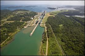 Quelle est la longueur du canal de Panama qui relie l'océan Atlantique à l'océan Pacifique ?