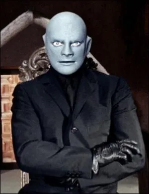 De mon personnage on retient surtout les 3 comédies où se sont illustrés Louis de Funès et Jean Marais. Pourtant, ma vie littéraire n'est pas tout à fait identique à celle décrite dans ces 3 films.