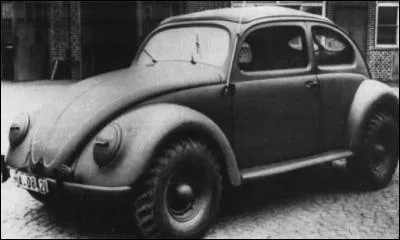 Dès son accession au pouvoir Hitler annonce vouloir démocratiser l'automobile.
Quelle est cette nouvelle marque créée par l'ingénieur Ferdinand Porsche ?