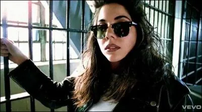 Quel est le nom de sa sur ? (elle apparaît dans le clip "Telephone")