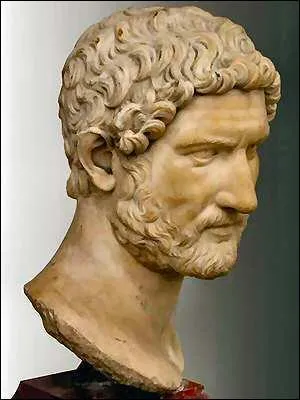 Quel est ce tyran d'Athènes, soutenu par les gens de la montagne, il s'empara de l'Acropole en 560 av. J.-C. afin de favoriser le développement de la petite paysannerie, et en même temps, les importations de céréales ?