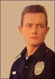 Il joue le redoutable adversaire de Schwarzy dans le 2...