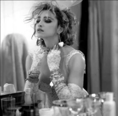 Inspirez-vous du surnom de la chanteuse pour trouver le nom d'un film dont Mel Gibson fut le héros !