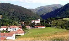 Itxassou est un village Basque. Il se situe en région ...