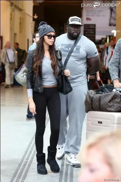 Comment s'appelle son garde du corps?