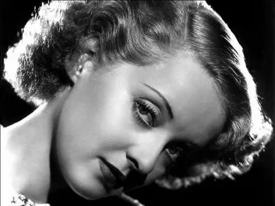 Octobre : Les yeux de Bette Davis se ferment défintivement le 6 de ce mois à Neuilly. Quelle chanteuse lui avait rendu hommage en 1981 avec son titre ''Bette Davis Eyes'' ?