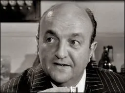 Mars : De quel film est extraite la réplique de Bernard Blier ?
''Non mais t'as déjà vu ça ? En pleine paix ! Il chante et puis crac, un bourre-pif ! Il est complètement fou ce mec. Mais moi, les dingues, je les soigne. Je vais lui faire une ordonnance et une sévère… Je vais lui montrer qui c'est Raoul. Aux quatre coins de Paris qu'on va le retrouver, éparpillé par petits bouts, façon puzzle ! ''