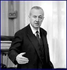 Août : Quel journal français a été fondé par Hubert Beuve-Méry ?