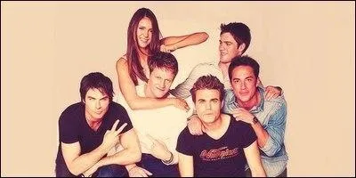 Qui Elena va-t-elle aimer ?