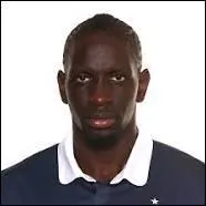 Comment s'appelle ce joueur de foot ?