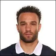 Comment s'appelle ce joueur de foot ?