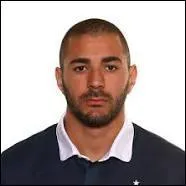 Comment s'appelle ce joueur de foot ?