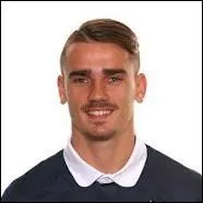 Comment s'appelle ce joueur de foot ?