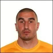 Comment s'appelle ce joueur de foot ?