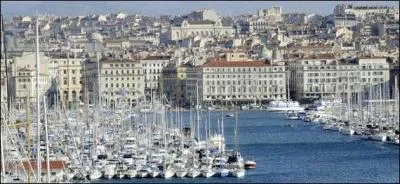 Quelle est la population municipale de Marseille ?
