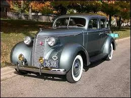 Saurez-vous reconnaître le nom de ce modèle de chez Studebacker ?