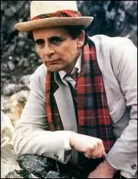 Comment s'appelle l'acteur qui joue le 7&egrave;me Docteur ?