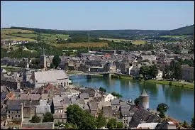 Connue pour sa foire aux oignons, la ville champardennaise de Givet, sur la Meuse, se situe dans le département ...