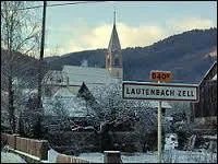 Lautenbach Zell, dans le Haut-Rhin, est un village de la région ...