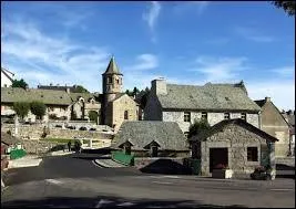 Je vous emmène à la découverte du village Lozérien de Nasbinals. Nous nous situons en région ...