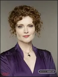 Comment se prénomme cette femme ?