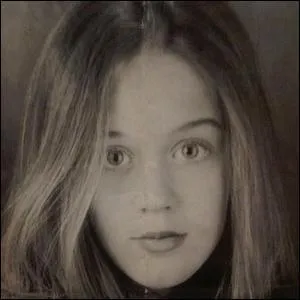 Qui est cette jolie petite fille ?