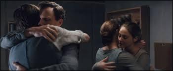 Quel est le nom de famille de Tris ?