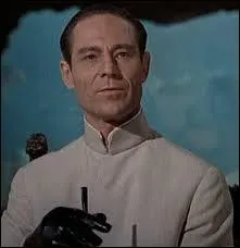 Dans quelle saga ce docteur fait-il partie des méchants ?