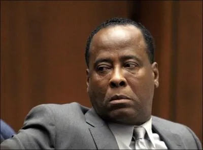 Son dernier patient lui a coûté cher... De qui le docteur Conrad Murray était-il le médecin personnel ?