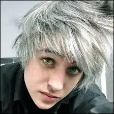 Un homme a copié le style de Lysandre, qu'a-t-il oublié ?