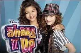 Quelles actrices jouent les deux rôles principaux de la série "Shake It Up" ?