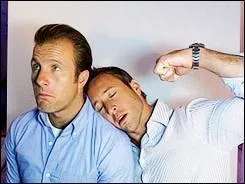 Dans la fin de la saison 4 de Hawaii 5-0, la couleur de la voiture de Danny est...