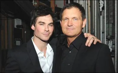 Dans quel domaine travaille son père ?