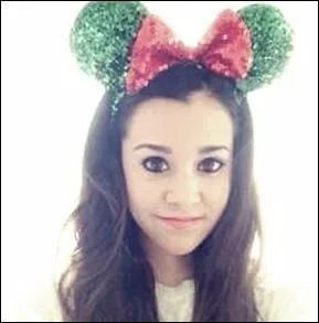 Megan Nicole n'a jamais fait de reprises de chansons de Noël. Vrai ou faux ?